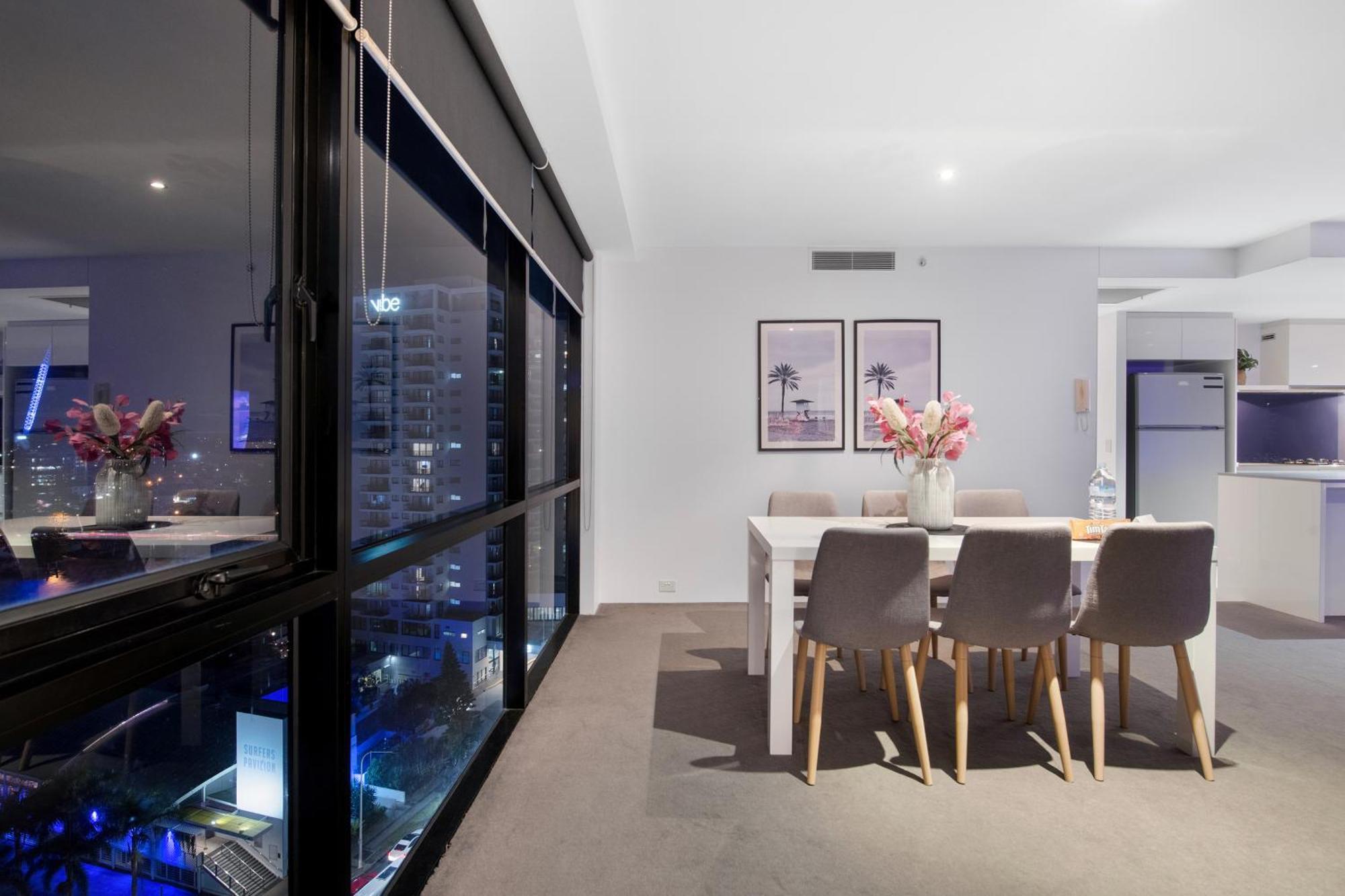 Ocean View Apartments With Balcony - Circle On Cavill - Central Location! - Self Contained & Privately Managed 골드코스트 외부 사진