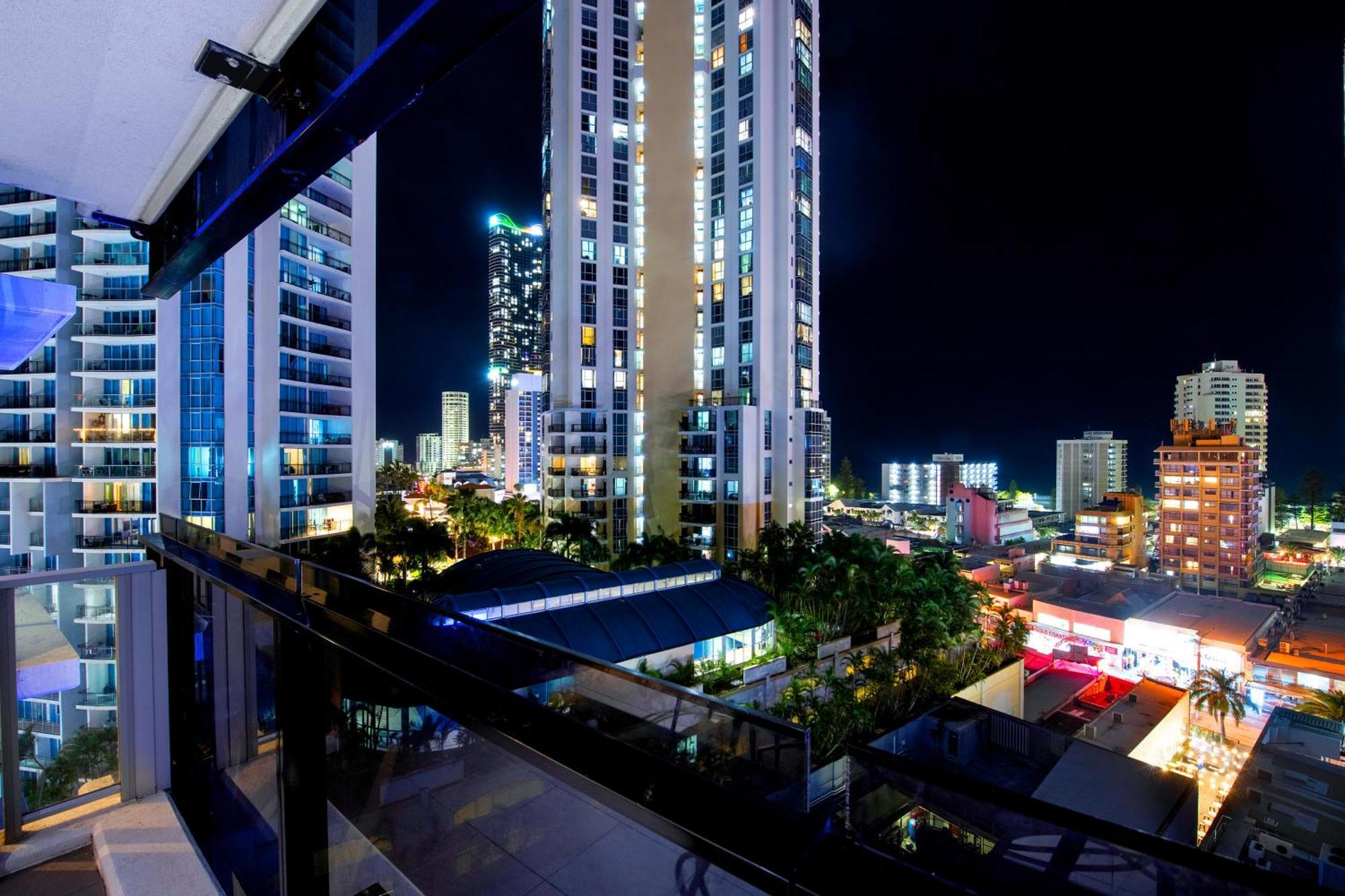 Ocean View Apartments With Balcony - Circle On Cavill - Central Location! - Self Contained & Privately Managed 골드코스트 외부 사진