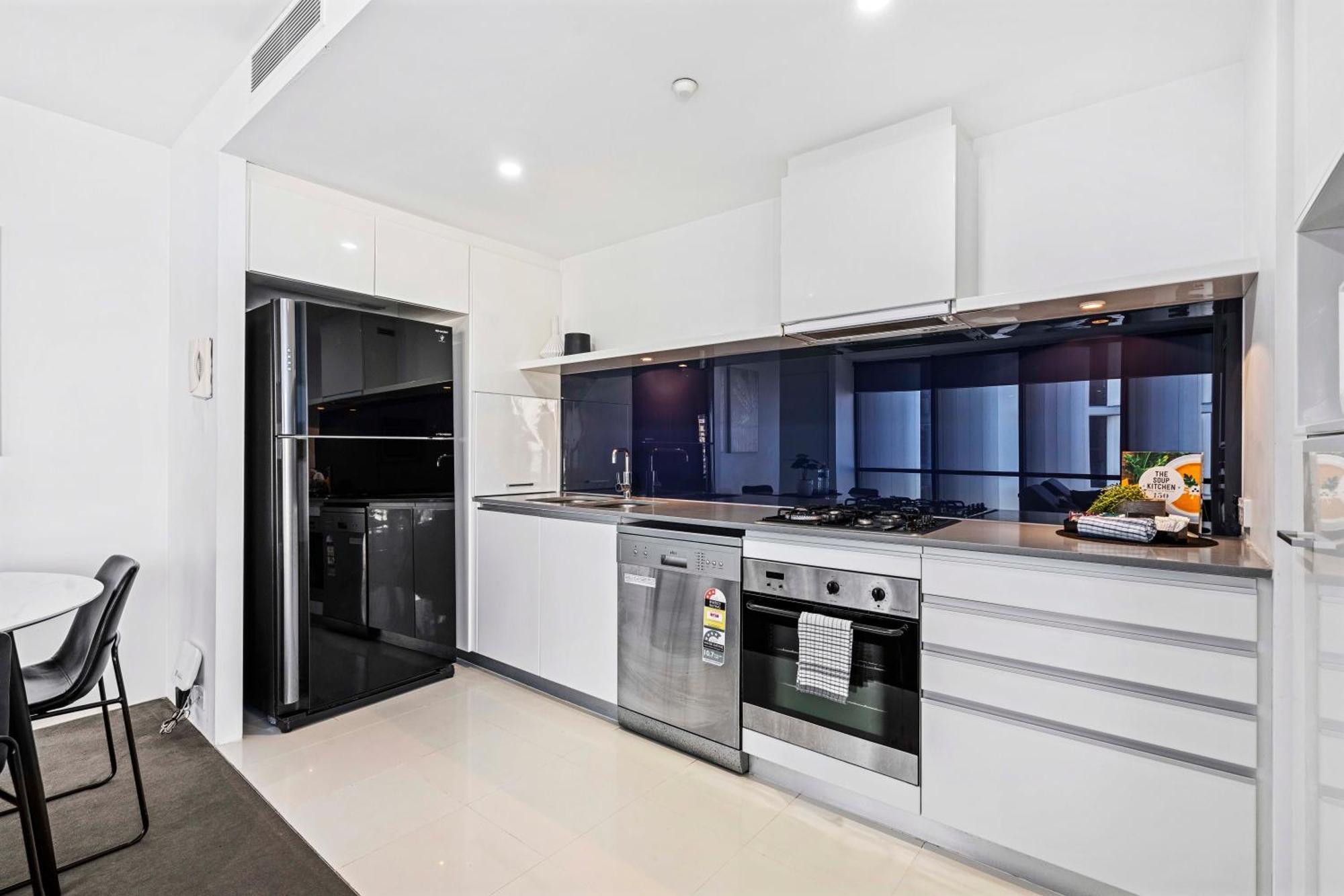 Ocean View Apartments With Balcony - Circle On Cavill - Central Location! - Self Contained & Privately Managed 골드코스트 외부 사진
