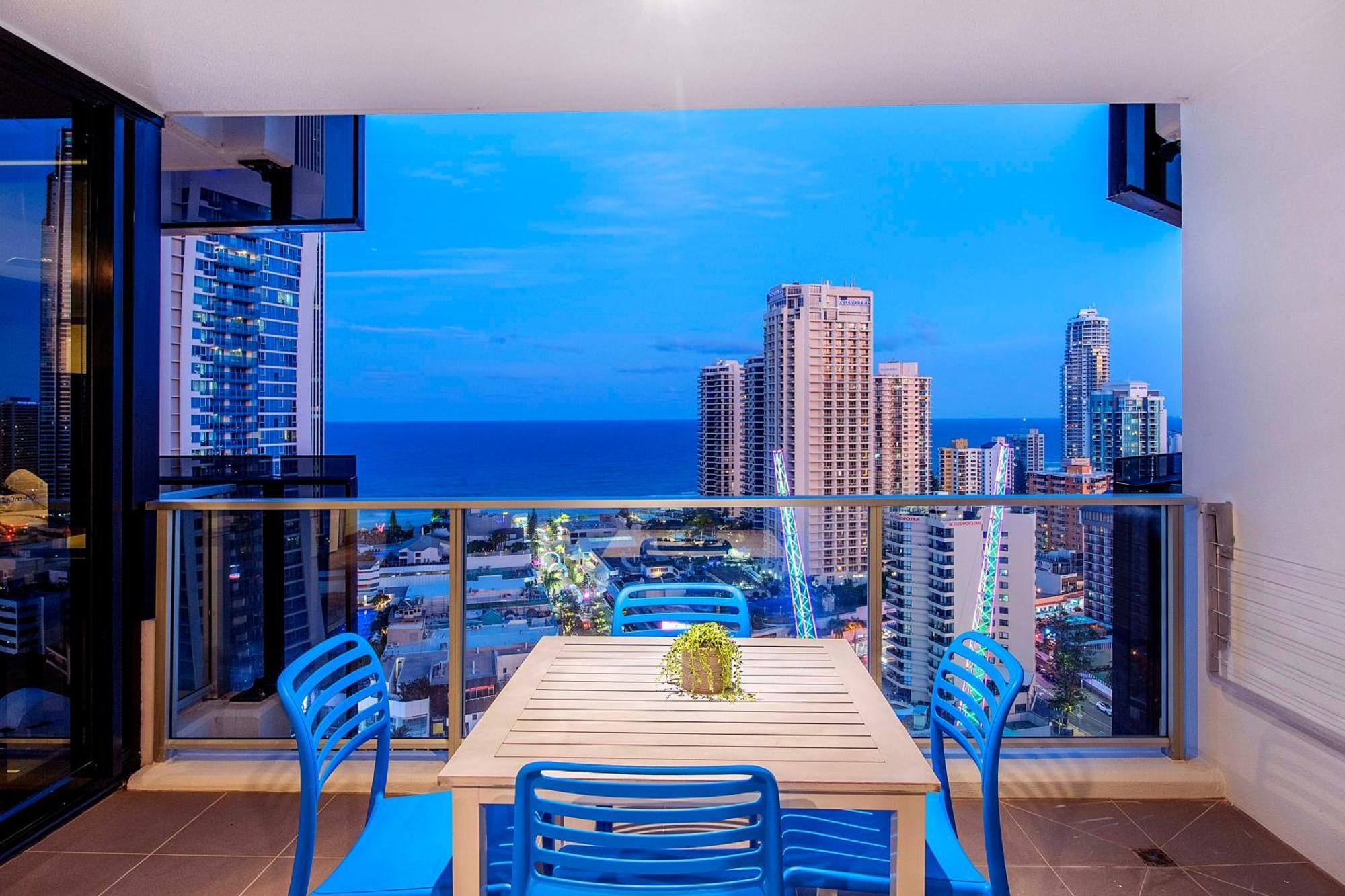 Ocean View Apartments With Balcony - Circle On Cavill - Central Location! - Self Contained & Privately Managed 골드코스트 외부 사진