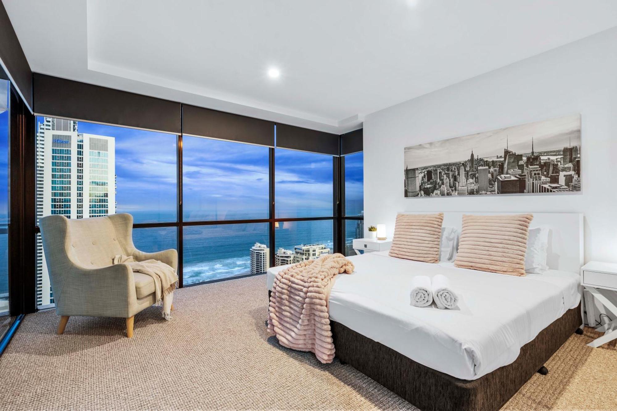 Ocean View Apartments With Balcony - Circle On Cavill - Central Location! - Self Contained & Privately Managed 골드코스트 외부 사진