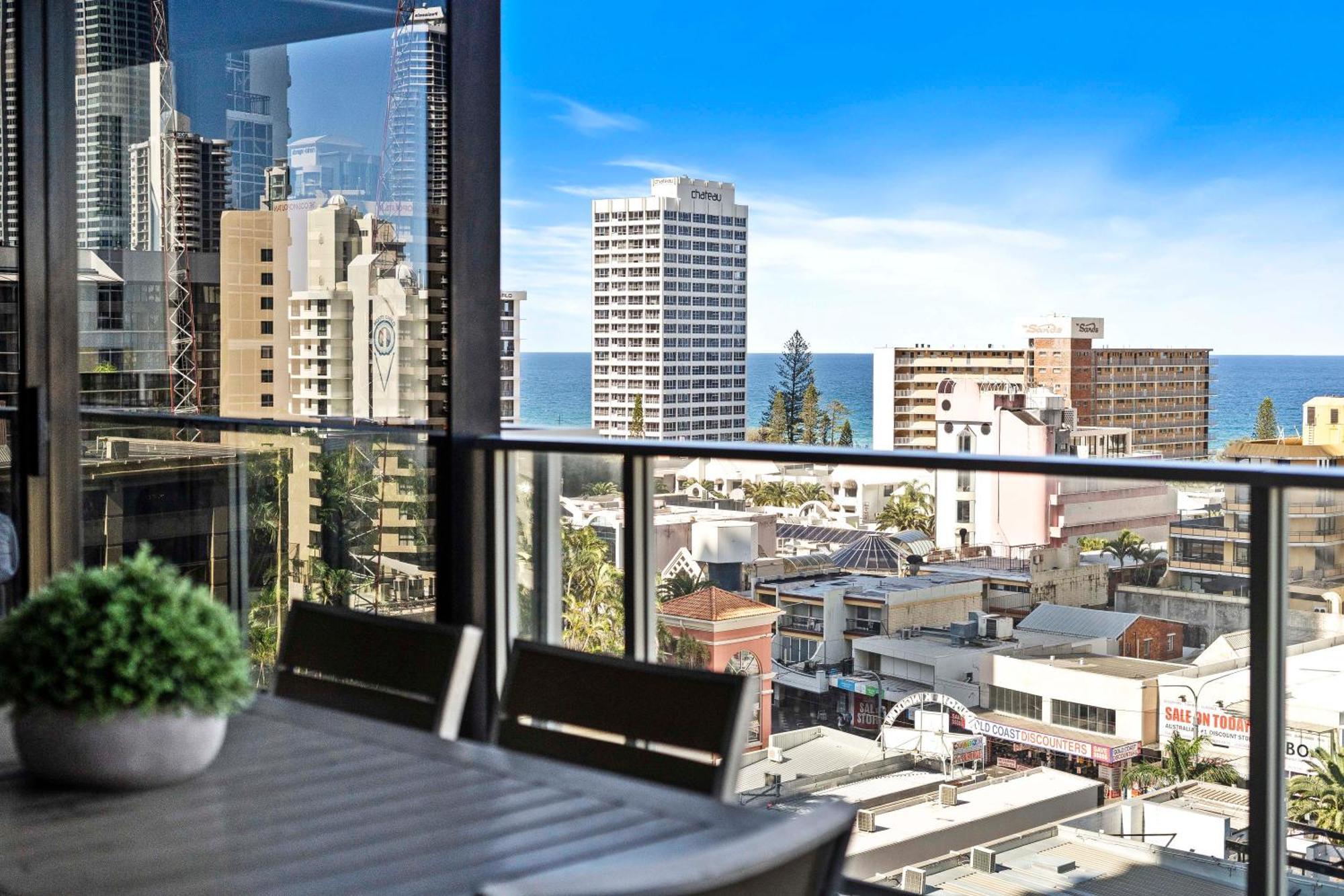 Ocean View Apartments With Balcony - Circle On Cavill - Central Location! - Self Contained & Privately Managed 골드코스트 외부 사진