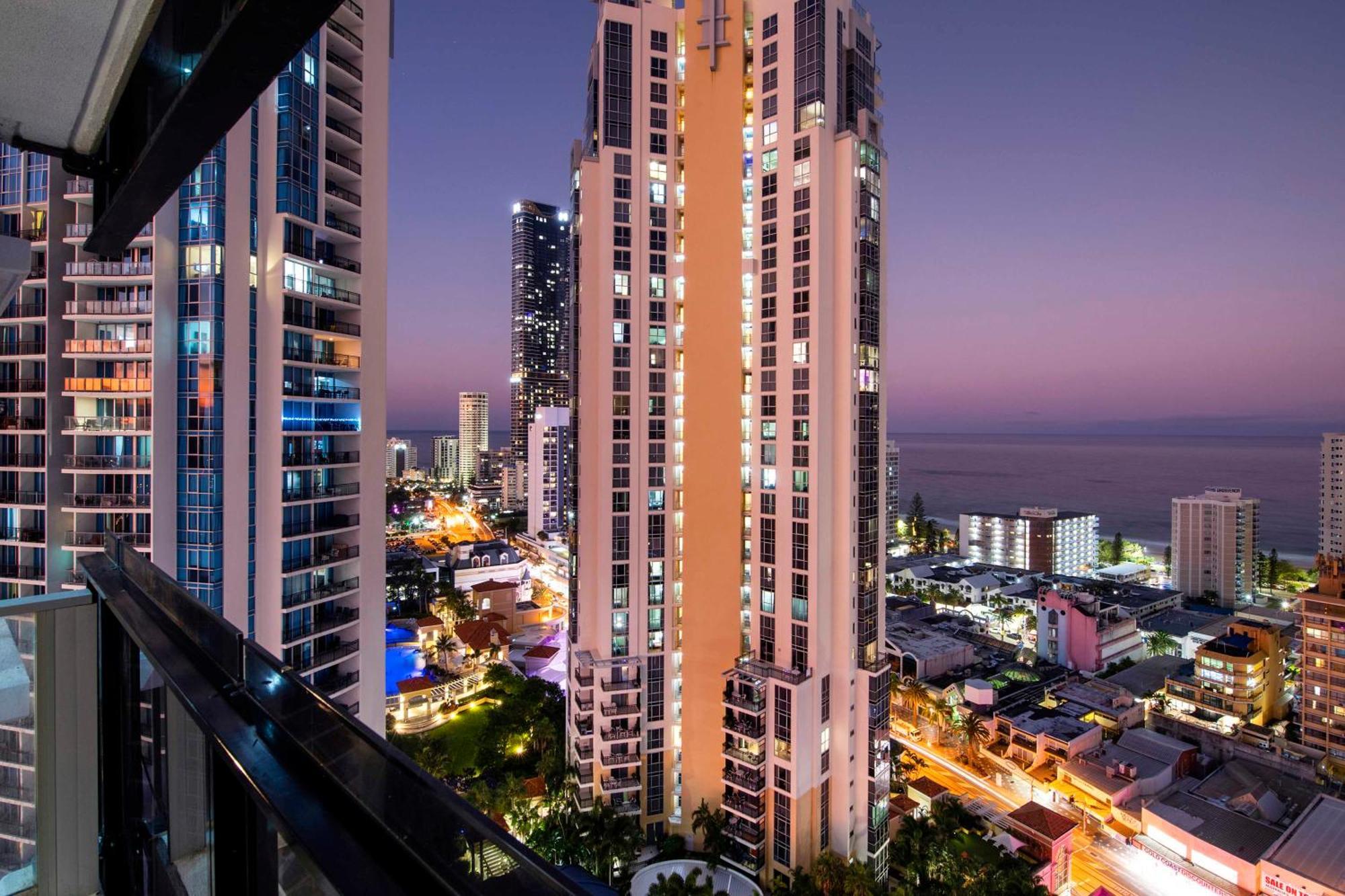 Ocean View Apartments With Balcony - Circle On Cavill - Central Location! - Self Contained & Privately Managed 골드코스트 외부 사진