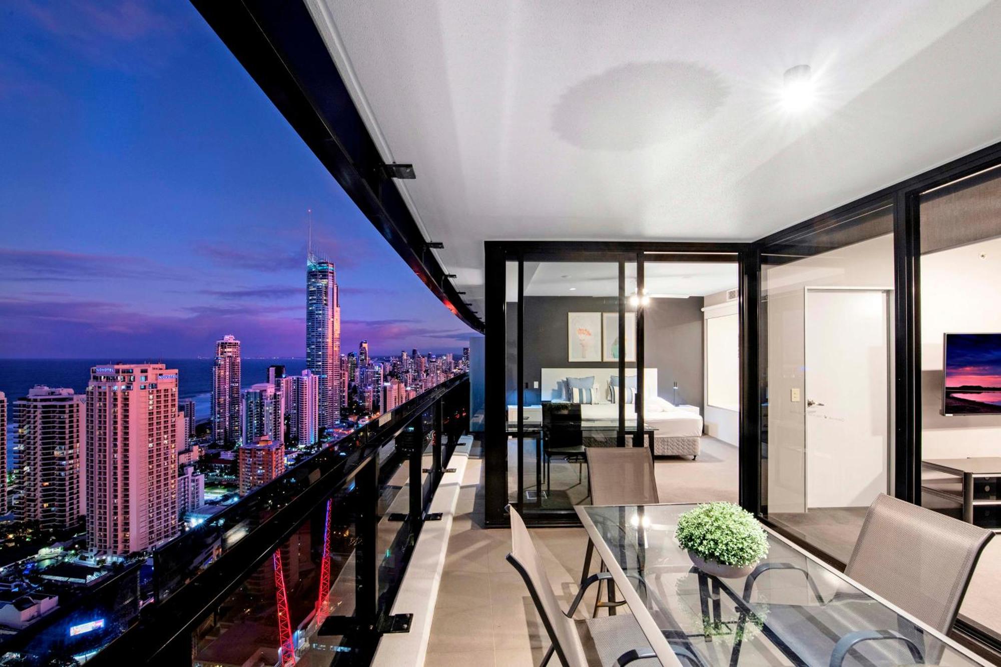 Ocean View Apartments With Balcony - Circle On Cavill - Central Location! - Self Contained & Privately Managed 골드코스트 외부 사진