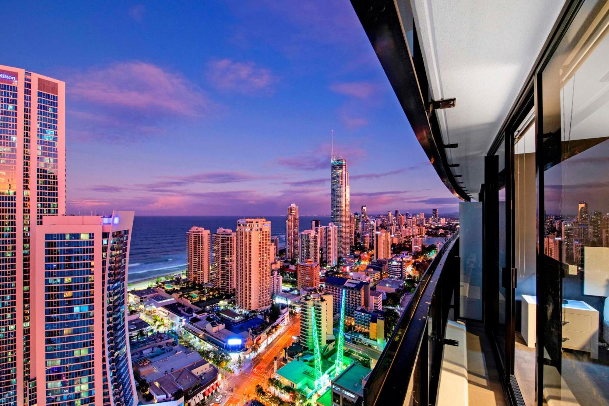 Ocean View Apartments With Balcony - Circle On Cavill - Central Location! - Self Contained & Privately Managed 골드코스트 외부 사진