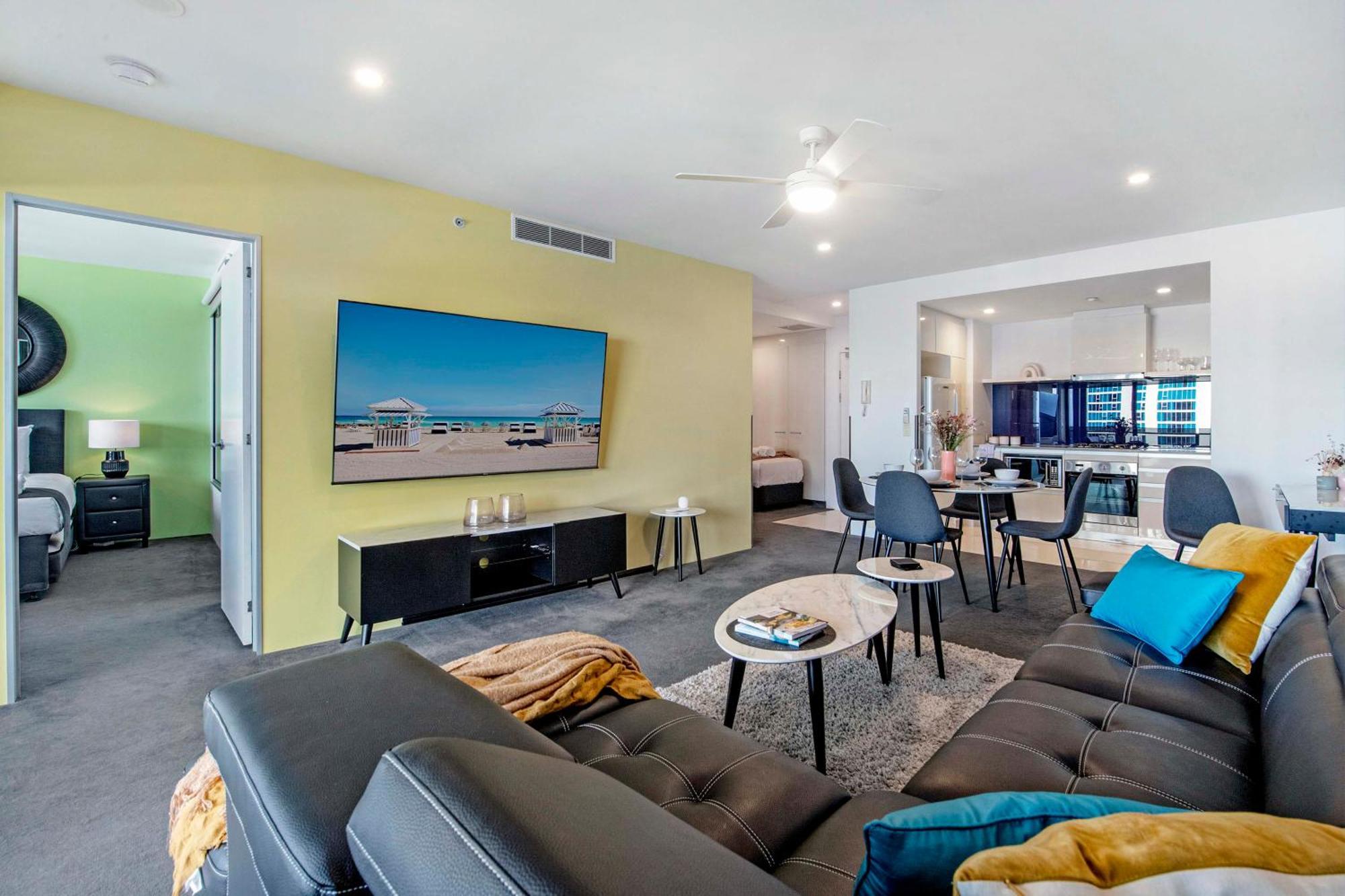 Ocean View Apartments With Balcony - Circle On Cavill - Central Location! - Self Contained & Privately Managed 골드코스트 외부 사진