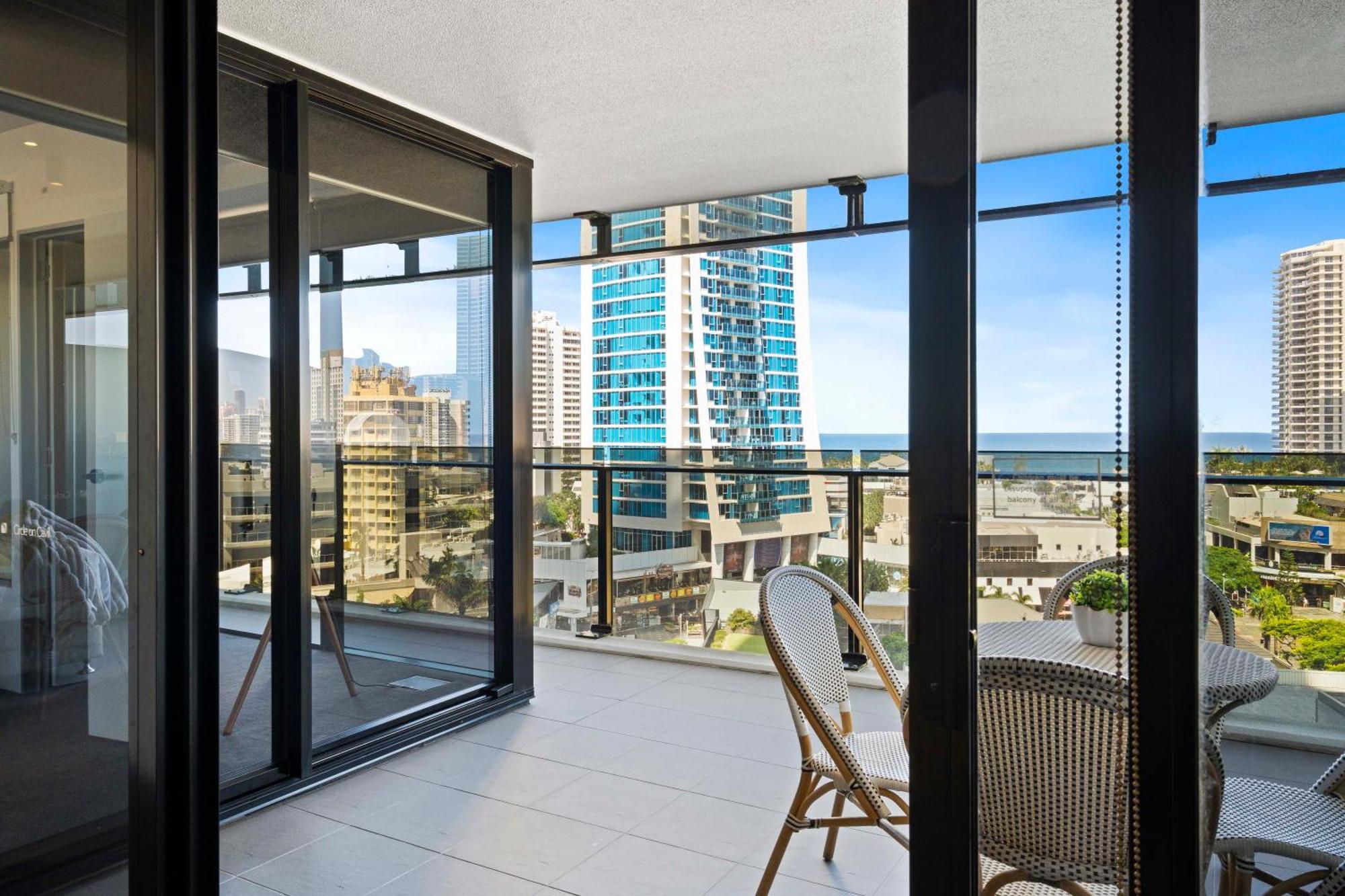 Ocean View Apartments With Balcony - Circle On Cavill - Central Location! - Self Contained & Privately Managed 골드코스트 외부 사진